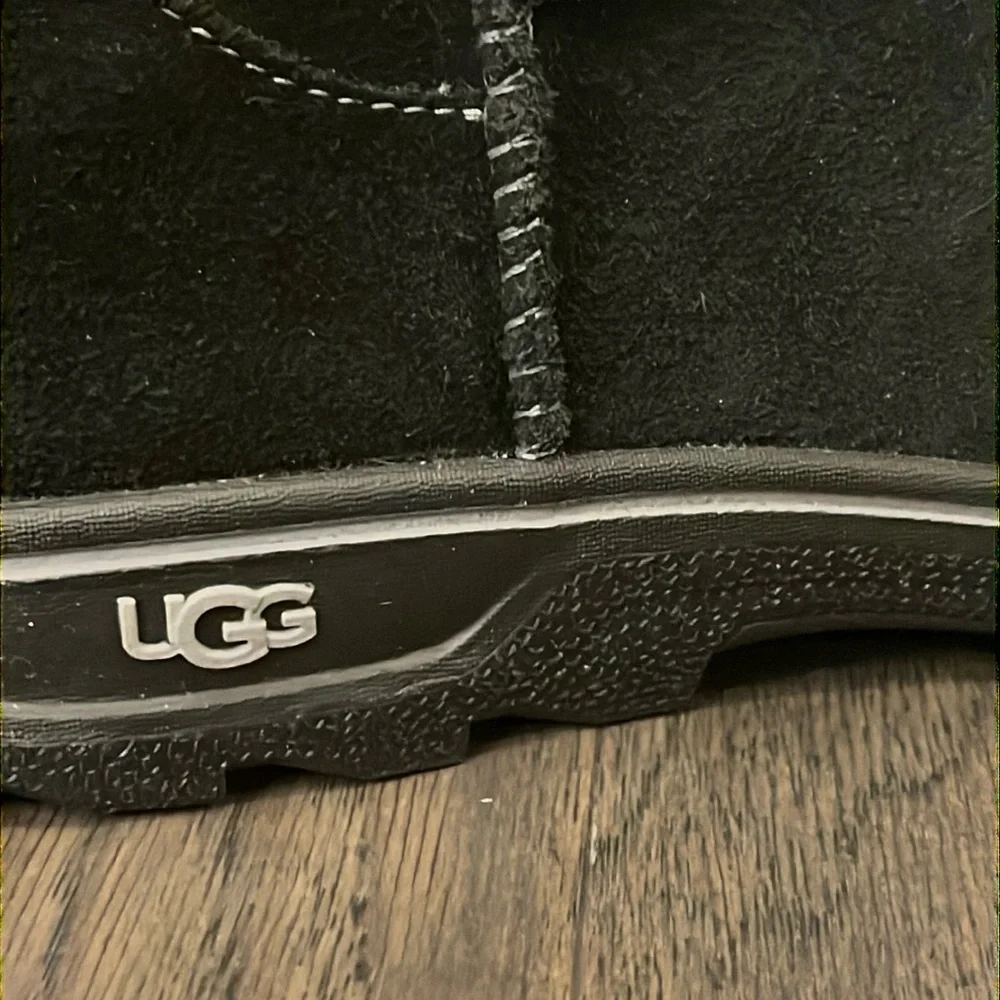 Ugg Australia K Lynden Youth Boots waterproof black suede new Girls Size 6